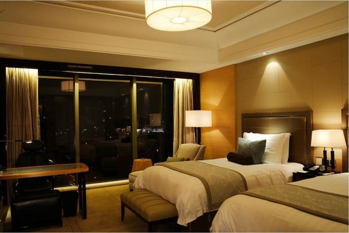 Imagen de la habitación del Hotel Sheraton Shanghai Pudong Riverside. Foto 11