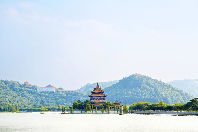 Imagen de los exteriores del Hotel Sheraton Shunde. Foto 11