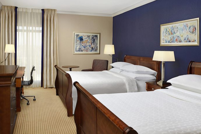 Imagen de la habitación del Hotel Sheraton Skyline Hotel London Heathrow. Foto 9