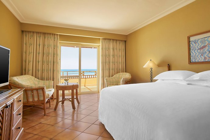 Imagen de la habitación del Hotel Sheraton Soma Bay Resort. Foto 10