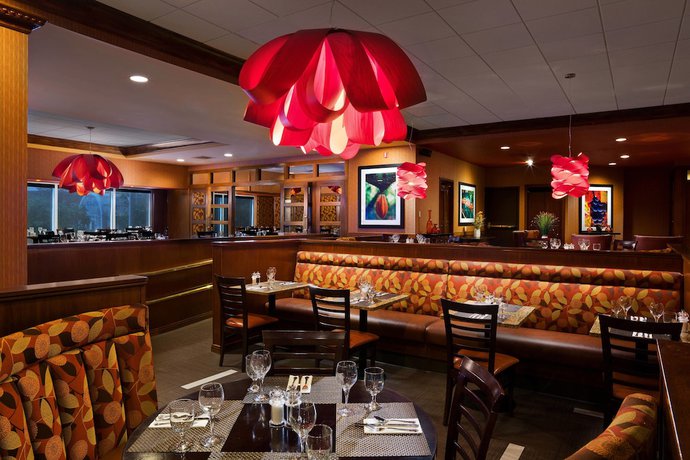 Imagen del bar/restaurante del Hotel Sheraton Springfield Monarch Place. Foto 3