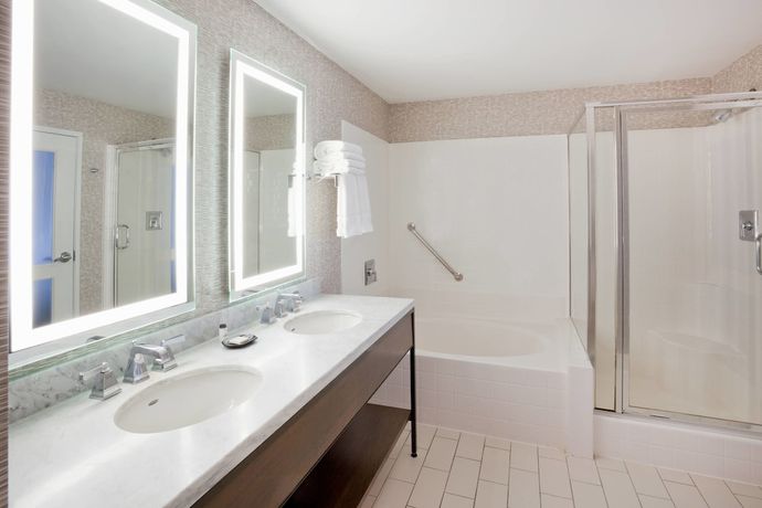 Imagen de la habitación del Hotel Sheraton St. Paul Woodbury. Foto 9