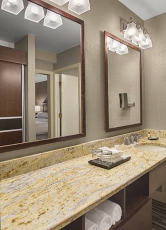 Imagen de la habitación del Hotel Sheraton Suites Akron Cuyahoga Falls. Foto 5