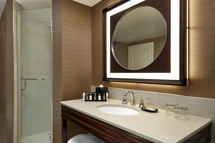 Imagen de la habitación del Hotel Sheraton Suites Calgary Eau Claire. Foto 5