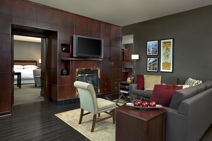 Imagen de la habitación del Hotel Sheraton Suites Calgary Eau Claire. Foto 7