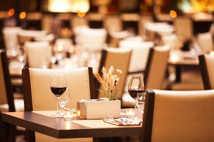 Imagen del bar/restaurante del Hotel Sheraton Suites Chicago O'hare. Foto 2