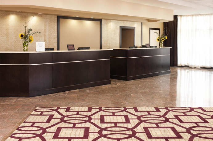 Imagen de los interiores del Hotel Sheraton Suites Chicago O'hare. Foto 16