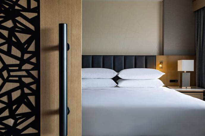Imagen de la habitación del Hotel Sheraton Suites Columbus Worthington. Foto 2
