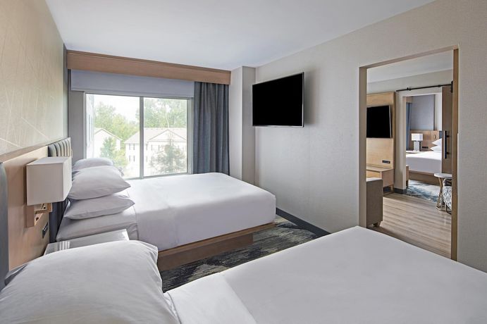 Imagen de la habitación del Hotel Sheraton Suites Columbus Worthington. Foto 5