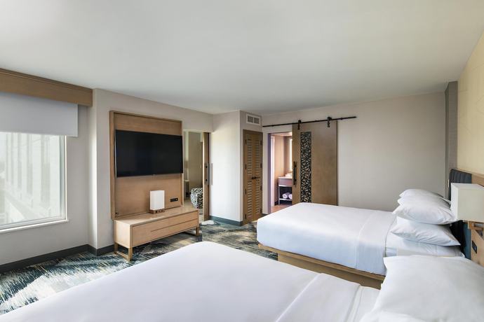 Imagen de la habitación del Hotel Sheraton Suites Columbus Worthington. Foto 6