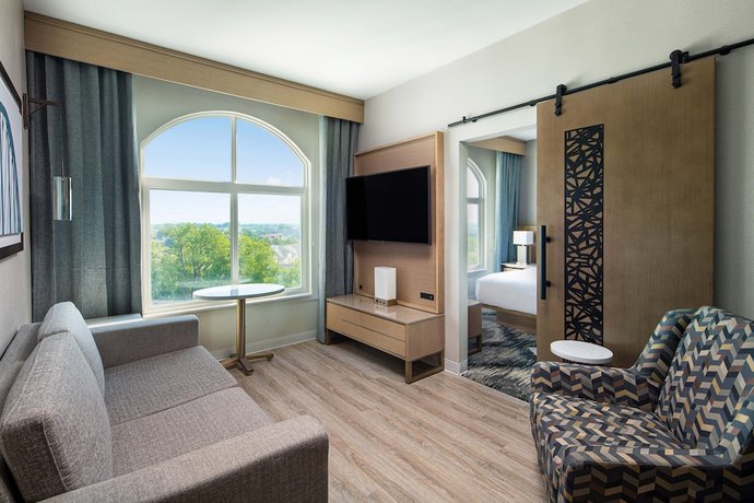 Imagen de la habitación del Hotel Sheraton Suites Columbus Worthington. Foto 13