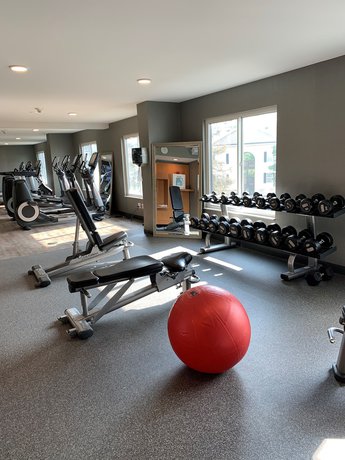 Imagen de los interiores del Hotel Sheraton Suites Columbus Worthington. Foto 19