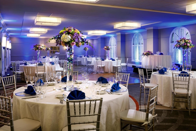 Imagen de los interiores del Hotel Sheraton Suites Fort Lauderdale at Cypress Creek. Foto 11