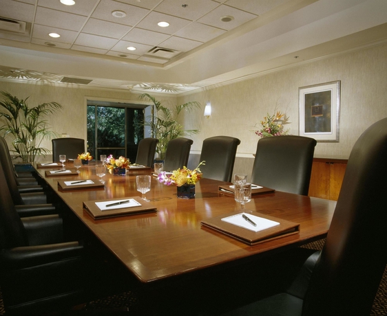 Imagen de los interiores del Hotel Sheraton Suites Market Center Dallas. Foto 12