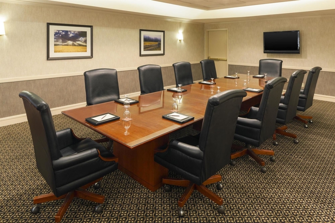 Imagen de los interiores del Hotel Sheraton Suites Market Center Dallas. Foto 13