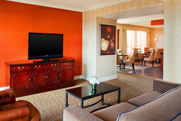 Imagen de los interiores del Hotel Sheraton Suites Old Town Alexandria. Foto 10