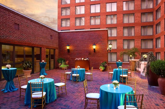 Imagen de los interiores del Hotel Sheraton Suites Old Town Alexandria. Foto 14
