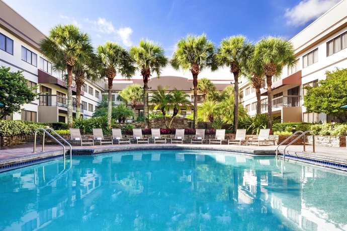 Imagen de la piscina del Hotel Sheraton Suites Orlando Airport. Foto 16