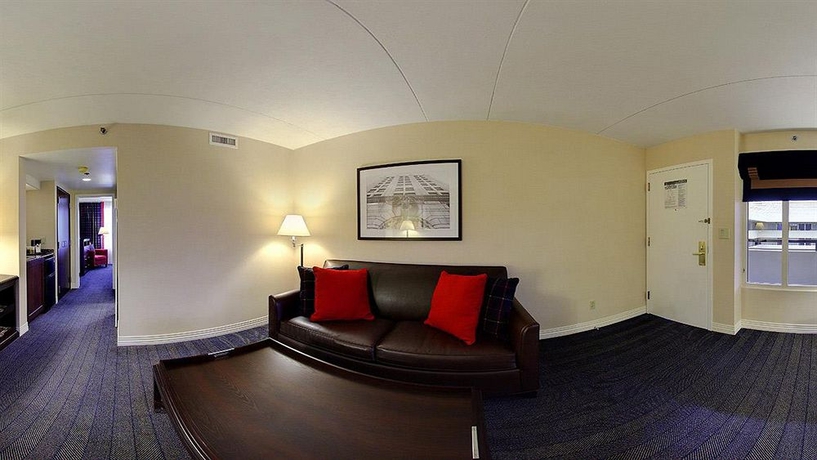 Imagen de los interiores del Hotel Sheraton Suites Philadelphia Airport. Foto 11