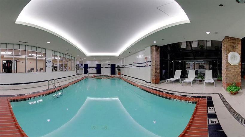 Imagen de la piscina del Hotel Sheraton Suites Philadelphia Airport. Foto 16