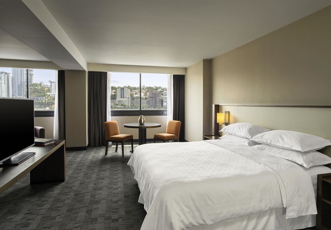 Imagen de la habitación del Hotel Sheraton Suites Santa Fe. Foto 8