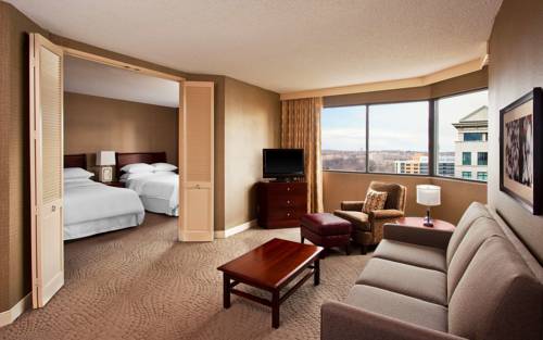 Imagen de la habitación del Hotel Sheraton Suites Wilmington Downtown. Foto 7