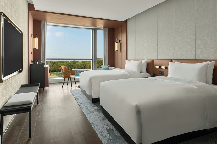 Imagen de la habitación del Hotel Sheraton Suzhou Yangcheng Lake. Foto 8