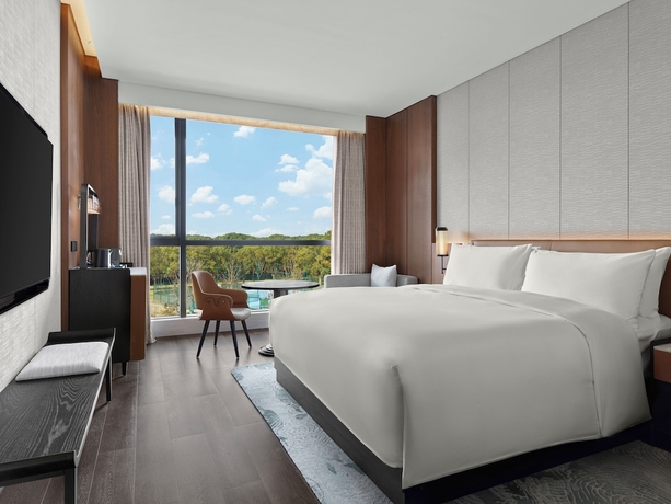 Imagen de la habitación del Hotel Sheraton Suzhou Yangcheng Lake. Foto 11