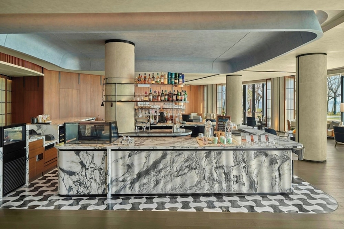 Imagen de los interiores del Hotel Sheraton Suzhou Yangcheng Lake. Foto 14