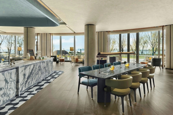 Imagen de los interiores del Hotel Sheraton Suzhou Yangcheng Lake. Foto 15