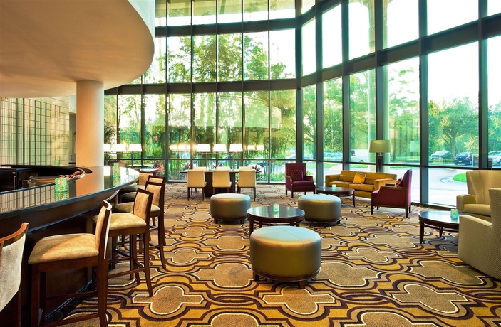 Imagen del bar/restaurante del Hotel Sheraton Tampa Brandon Hotel. Foto 2