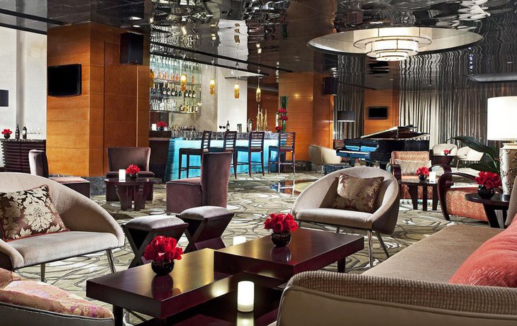 Imagen del bar/restaurante del Hotel Sheraton Tianjin Binhai. Foto 2