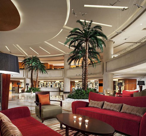 Imagen de los interiores del Hotel Sheraton Tianjin Binhai. Foto 10