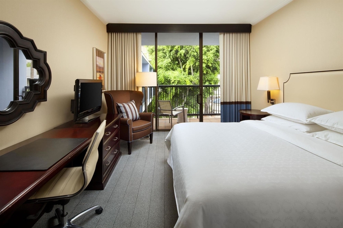 Imagen de la habitación del Hotel Sheraton Universal. Foto 7