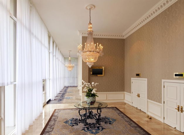 Imagen de los interiores del Hotel Sheraton Universal. Foto 15