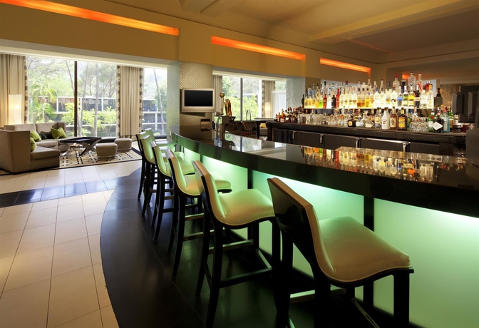 Imagen del bar/restaurante del Hotel Sheraton Universal. Foto 2