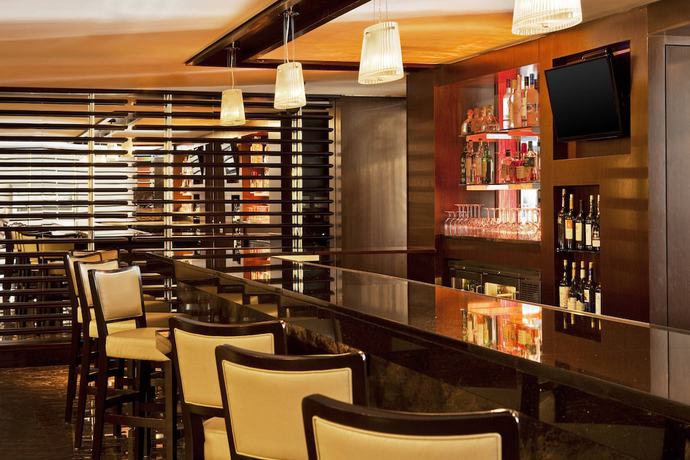 Imagen del bar/restaurante del Hotel Sheraton Valley Forge. Foto 3