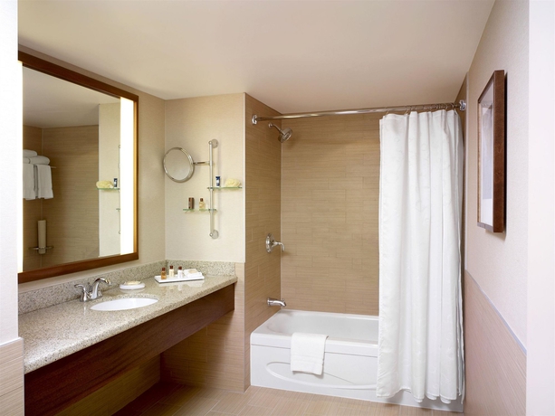 Imagen de la habitación del Hotel Sheraton Vancouver Airport. Foto 8