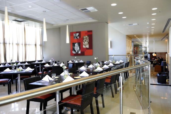 Imagen del bar/restaurante del Hotel Sheraton Vitoria. Foto 5