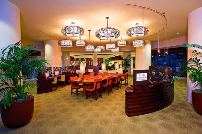 Imagen de los interiores del Hotel Sheraton Waikiki. Foto 15