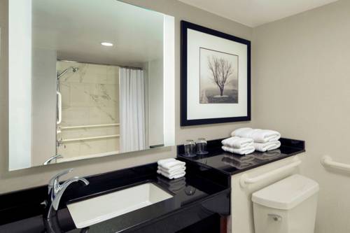 Imagen de la habitación del Hotel Sheraton West Des Moines. Foto 5