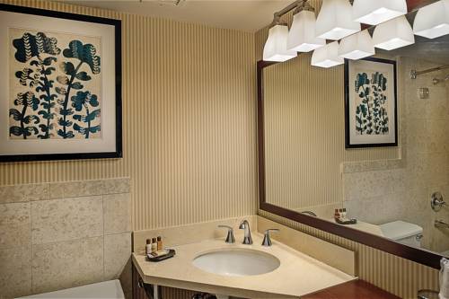 Imagen de la habitación del Hotel Sheraton Westport Lakeside Chalet. Foto 4
