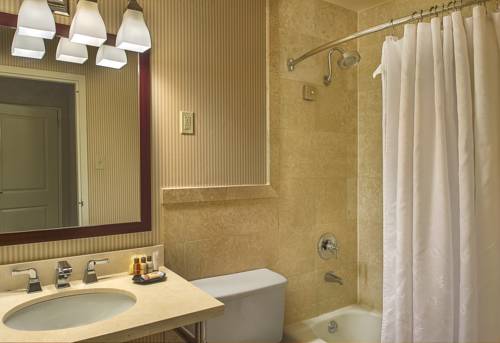 Imagen de la habitación del Hotel Sheraton Westport Lakeside Chalet. Foto 7