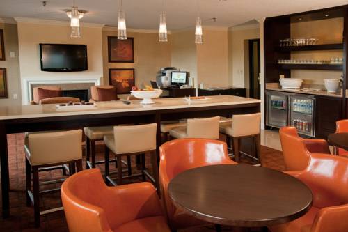 Imagen de la habitación del Hotel Sheraton Westport Lakeside Chalet. Foto 11