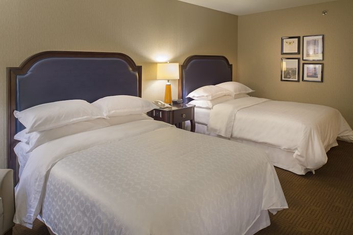 Imagen de la habitación del Hotel Sheraton Westport Plaza St. Louis. Foto 3