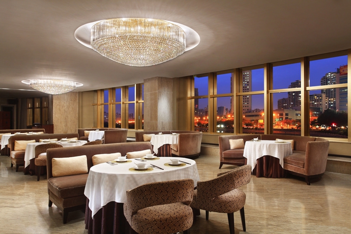 Imagen del bar/restaurante del Hotel Sheraton Xiamen. Foto 3