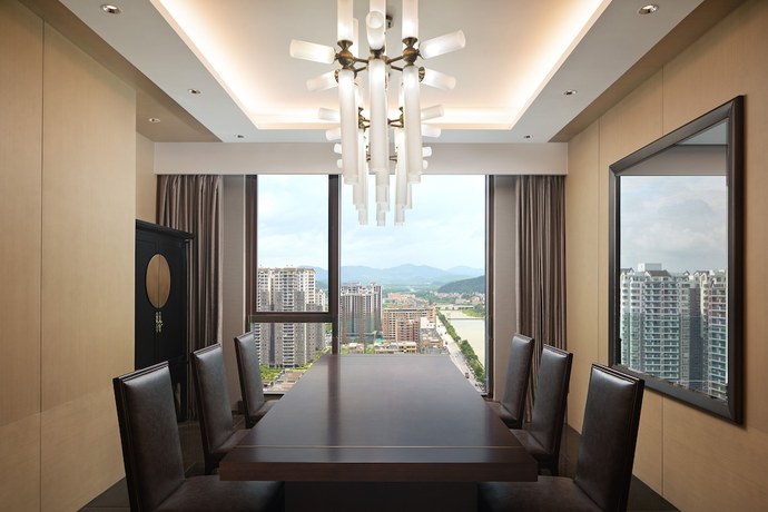 Imagen de la habitación del Hotel Sheraton Yunfu Xinxing. Foto 11