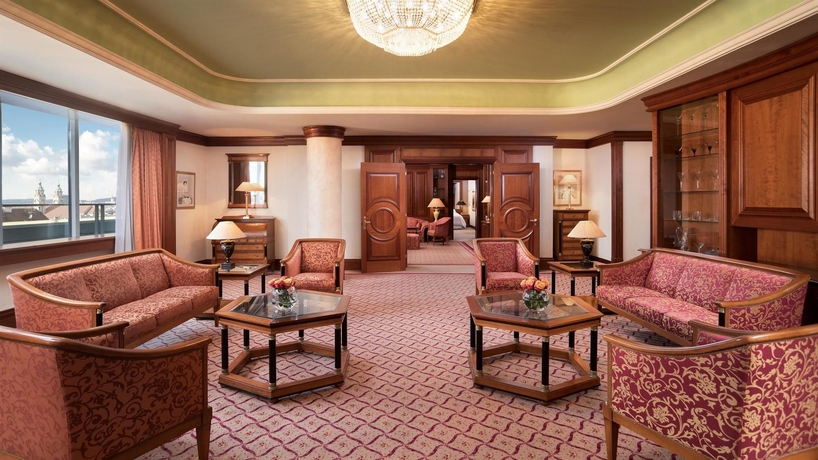 Imagen de la habitación del Hotel Sheraton Zagreb. Foto 8