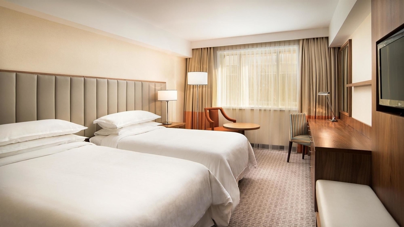 Imagen de la habitación del Hotel Sheraton Zagreb. Foto 12