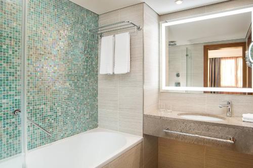 Imagen de la habitación del Hotel Sheraton Zagreb. Foto 7